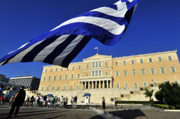Греческий парламент требует возбуждения уголовного дела из-за драки в парламенте