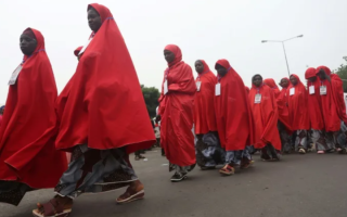 Правозахисники в Нігерії виступили проти масової церемонії одруження 100 дівчат-сиріт