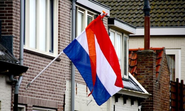 Хто може стягувати борги в Голландії