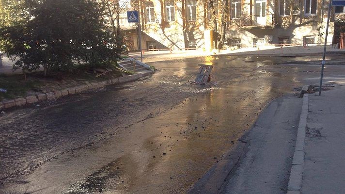 В Киеве две улицы ушли под воду
