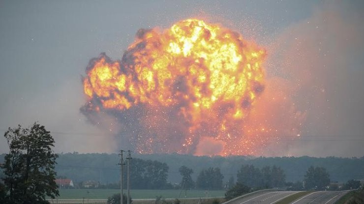 Взрывы в Калиновке: жители области бурно обсуждают происходящее