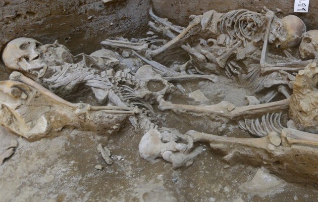 В Перу найдены тысячелетние скелеты мужчин, принесенных в жертву (фото)