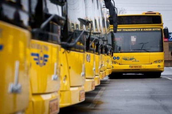 В Киеве изменят маршруты автобусов
