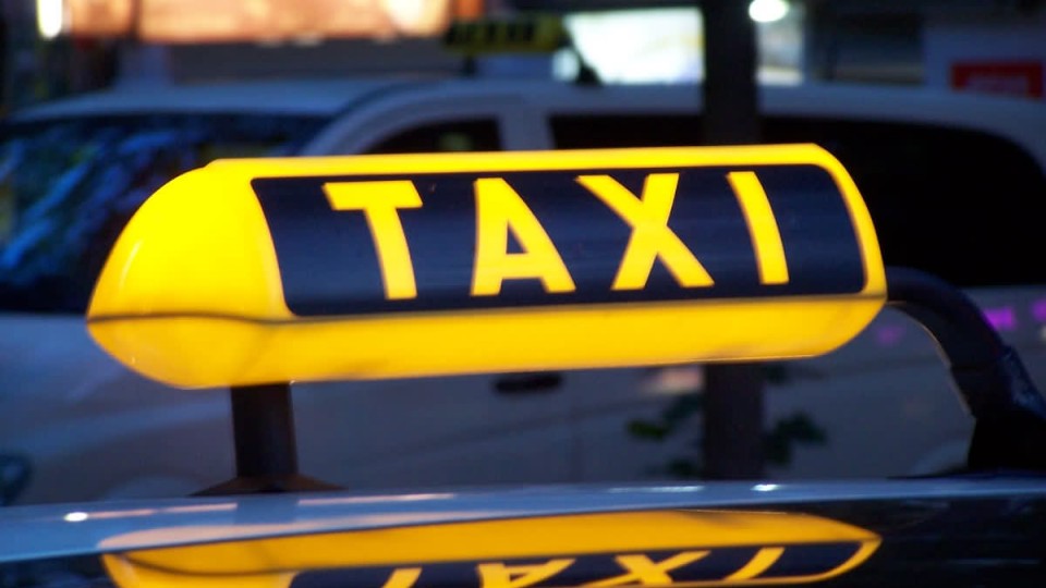 Как столичный таксист пытался проглотить ключи от автомобиля