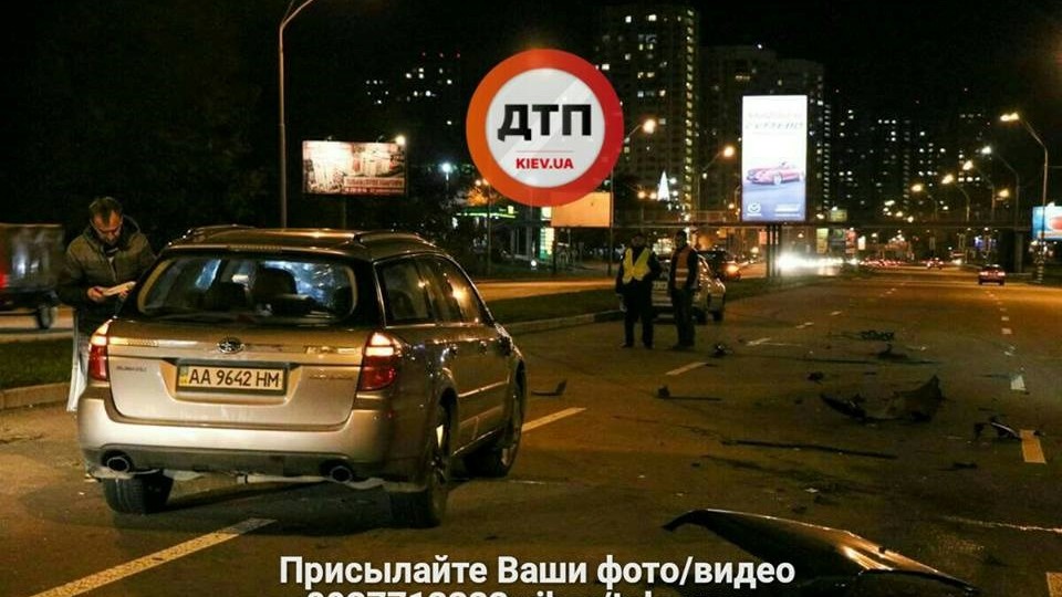 В Киеве пьяный полицейский послужил причиной крупного ДТП (фото)