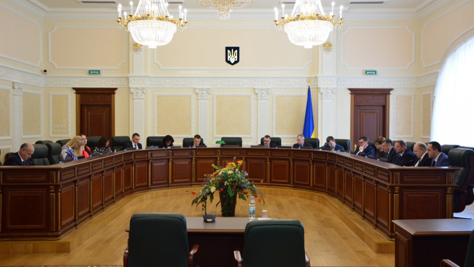 Луганского судью уволили за крупную взятку