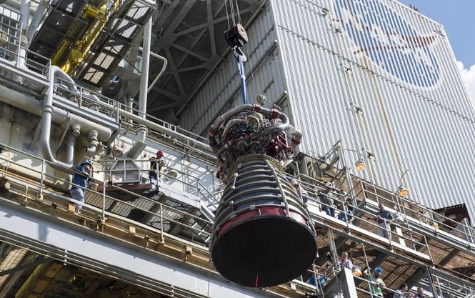 В NASA показали испытания двигателя для ракет дальнего космоса