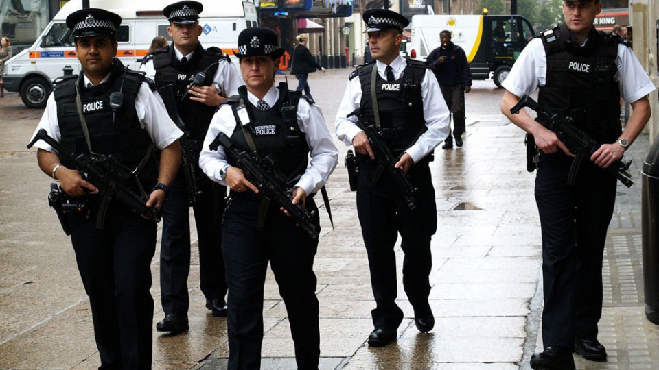 В Британии по подозрению в терроризме задержали двух подростков