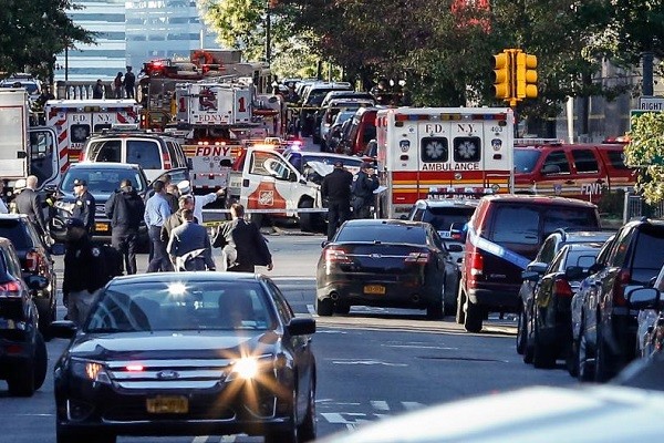 Теракт в Нью-Йорке: водитель грузовика сбил 20 человек