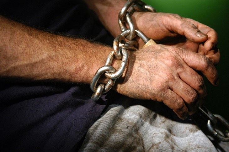 Без документов и верхней одежды: 30 украинцев содержались в рабстве