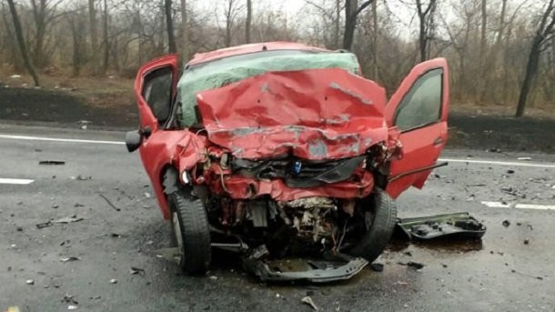 Кровавое ДТП на Донбассе: на скорости столкнулись две иномарки