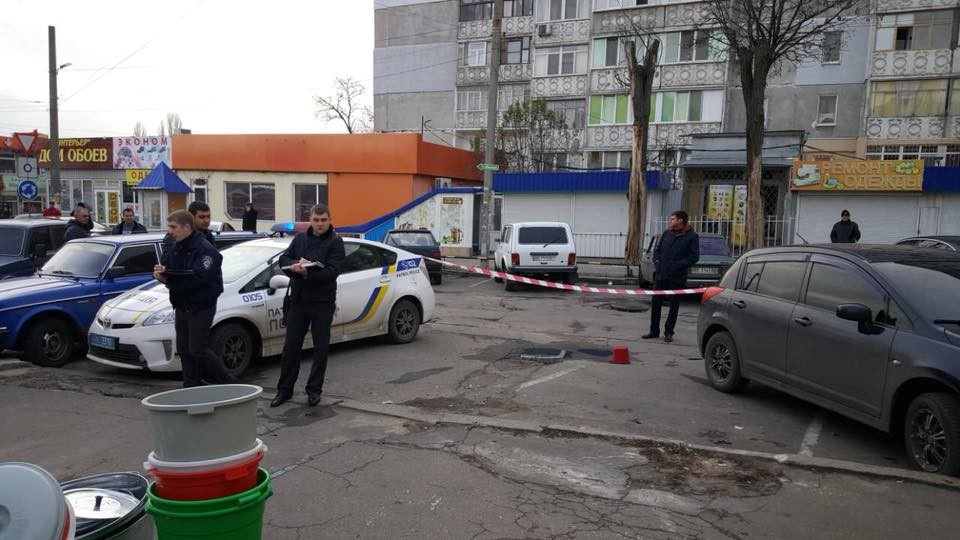 Ограбление на черном «BMW X5»: в Николаеве совершили налет на ювелирный магазин (фото)