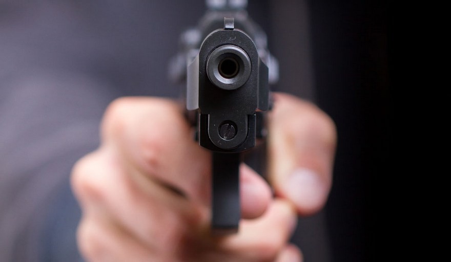 В России мужчина убил жену и расстрелял полицейских, приехавших на вызов