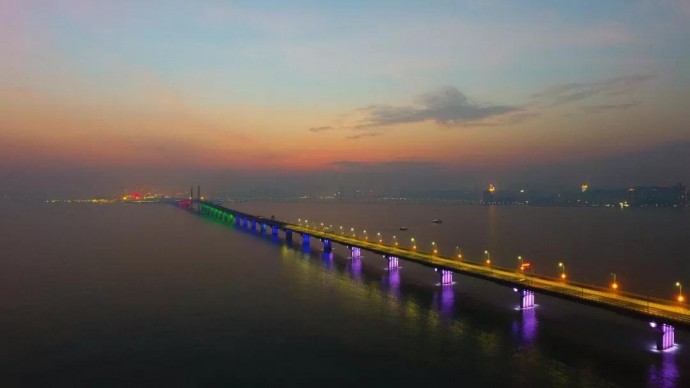 В Китае откроют самый длинный морской мост в мире