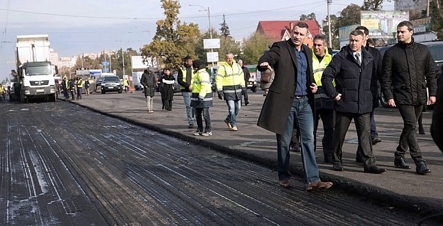 Дороги в Киеве: стало известно, где в 2018 году обновят покрытие