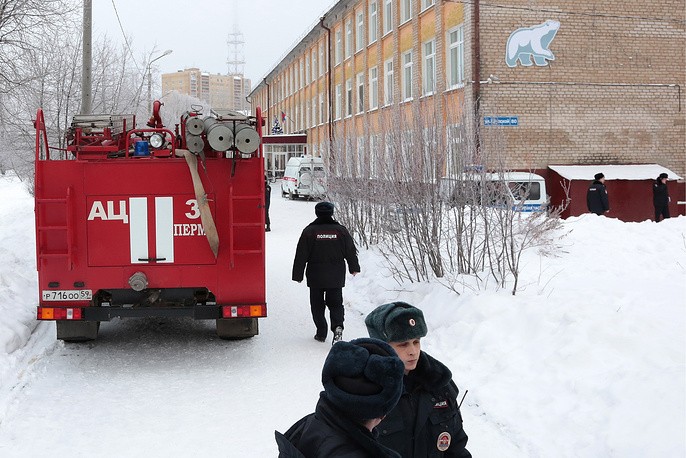 Кровавая резня в российской школе: нападающие специально убивали школьников