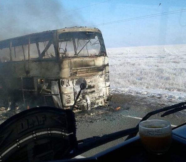 В Казахстане на ходу загорелся автобус: подробности гибели полусотни пассажиров
