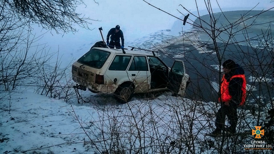 Адская ловушка: мужчина погиб, провалившись под лед, вместе с машиной