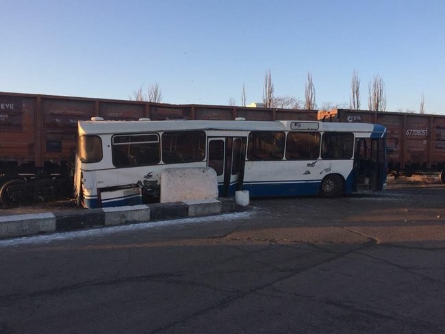 ДТП в Одесской области: в порту столкнулись поезд и автобус, есть пострадавшие
