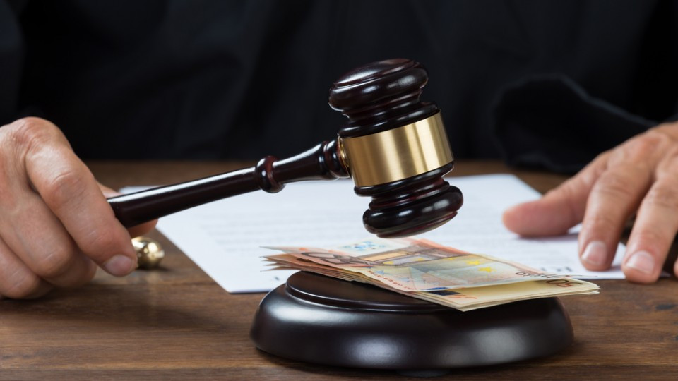 В суд передали дело в отношении харьковского судьи за вымогательство взятки