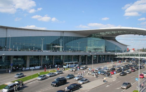 Пассажиры устроили бунт и пытались захватить аэропорт "Жуляны"