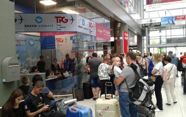 В киевском аэропорту на три дня застряли 70 пассажиров