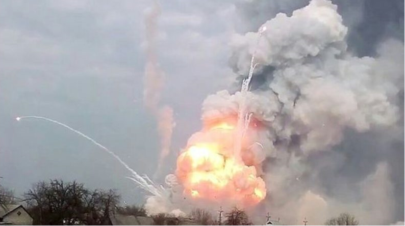 Взрыв боеприпасов: в Черниговской области эвакуировано 10 тысяч человек