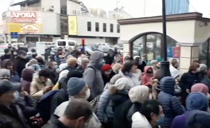 РФ эвакуировала своих граждан из Украины: наши вернутся обратно на том же поезде, видео