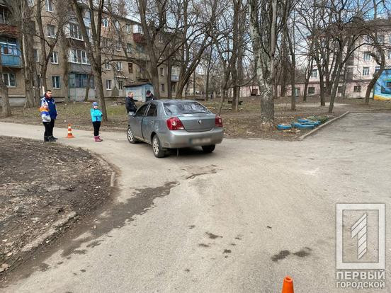 Под Днепром автомобиль сбил 6-летнюю девочку на самокате