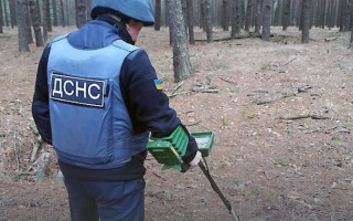 В спальном районе Киева обнаружили артиллерийский снаряд