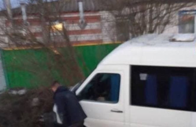 Серьезное ДТП под Киевом: пьяный водитель микроавтобуса едва не снес жилой дом