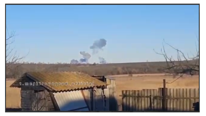 На Кировоградщине ракетами обстреляли аэропорт Канатово, видео