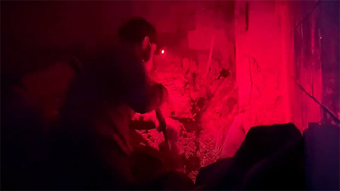 Оккупанты разбомбили госпиталь на территории «Азовстали», видео