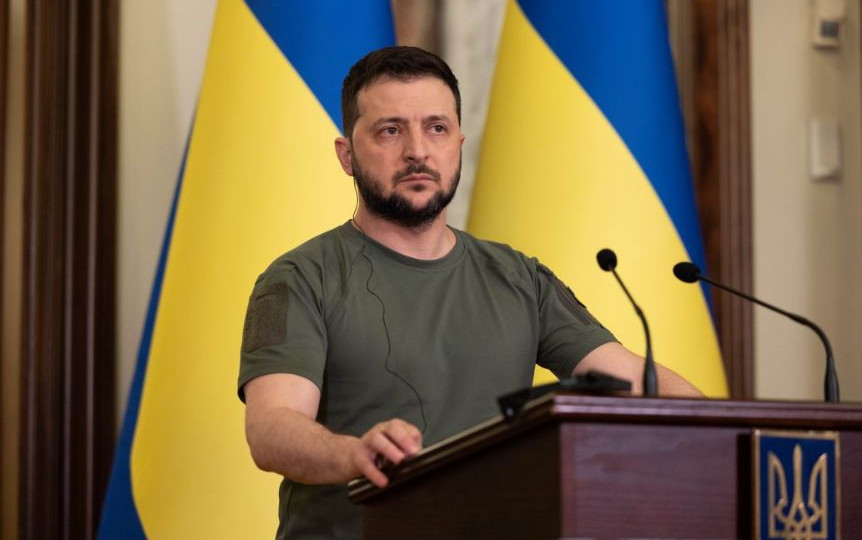 Президент Зеленский советует украинцам не расслабляться, так как «может быть любое возвращение войск РФ на те территории, которые были оккупированы»