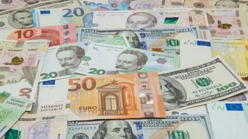 В Украине рухнул курс евро — он почти приравнялся к курсу доллара