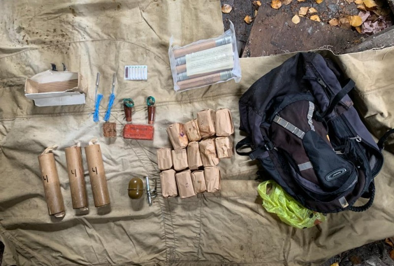 На освобожденных территориях Черниговщины обнаружили два тайника с боеприпасами: фото
