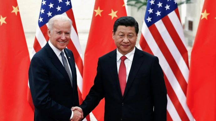 Байден заявив Сі Цзіньпіну, що США продовжать конкурувати з КНР, але це «не має перерости у конфлікт»