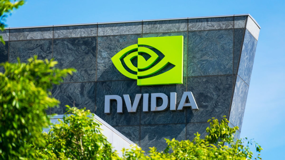 Разработчик графических процессоров Nvidia остановил все бизнес-операции в РФ