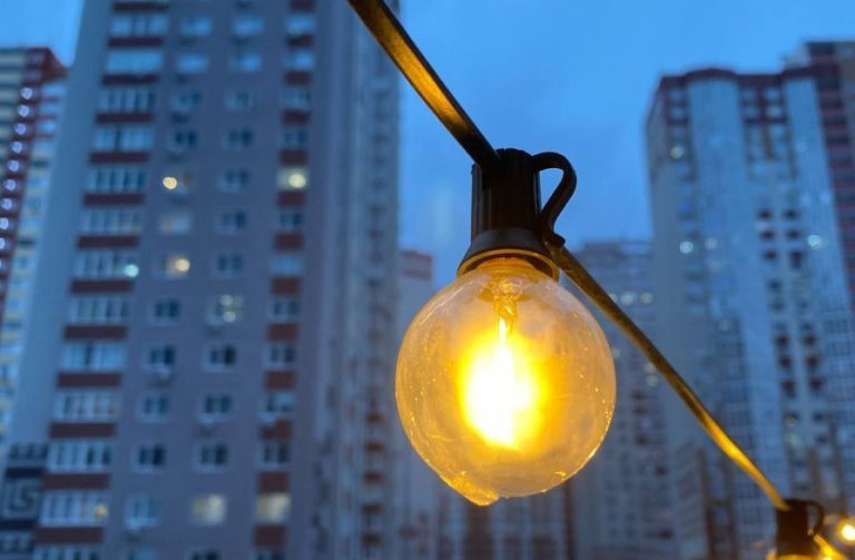 Киевлянам сообщили, как будут выключать свет 7 декабря