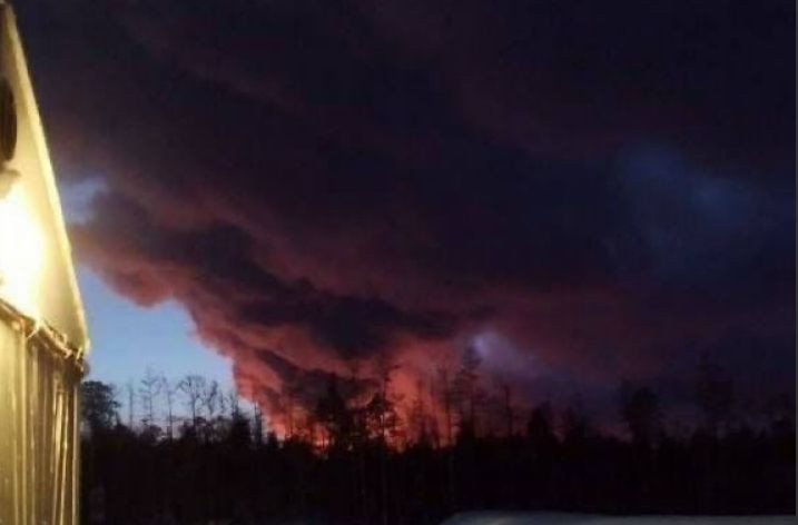 У Росії сталася масштабна пожежа на нафтогазоконденсатному родовищі, відео