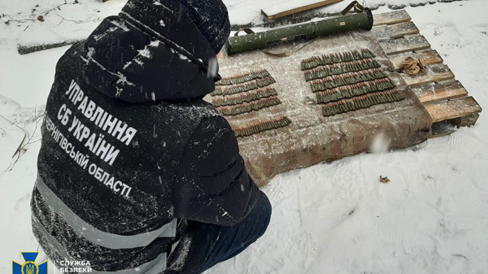 На Чернігівщині виявили ворожі арсенали, фото