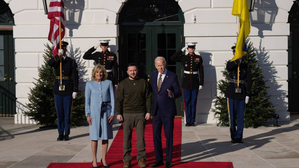 Зеленский встретился с Байденом возле Белого дома: фото и видео