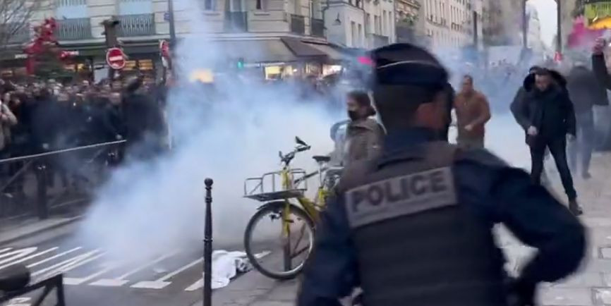В Париже неспокойно: началась акция протеста курдов, видео
