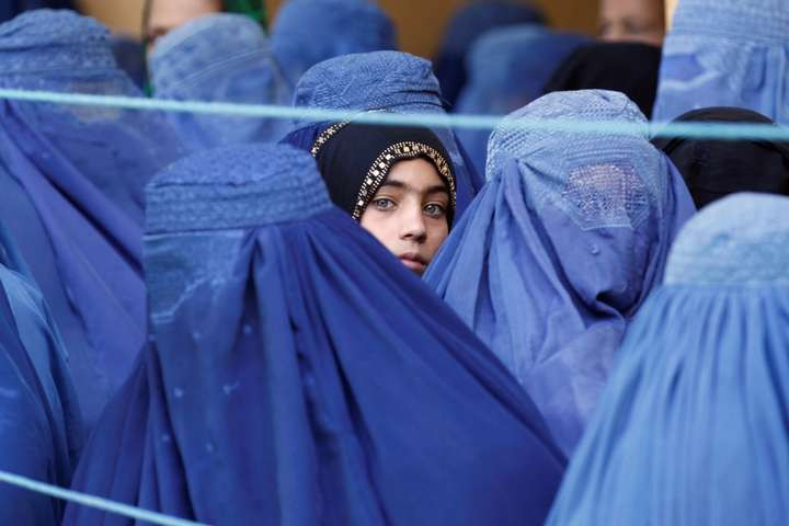 В Афганистане женщинам запретили работать в неправительственных организациях, — СМИ