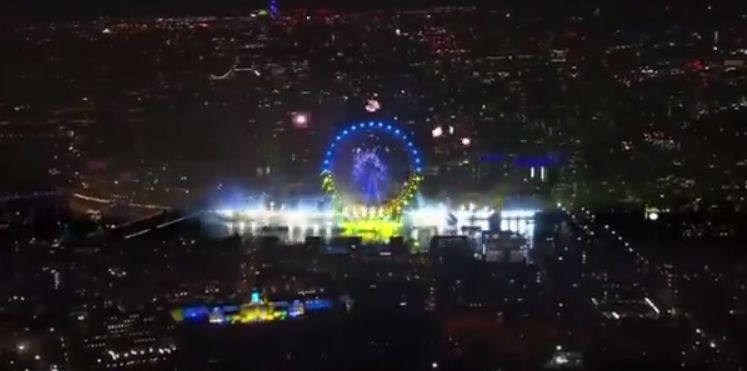 В Лондоне под песню Stefania запустили сине-желтый салют: яркое видео