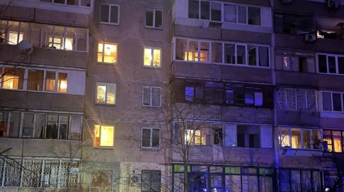 Киев подвергся ночной воздушной атаке: поврежден дом, пострадал 19-летний парень