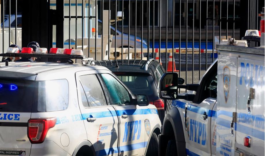 Женщина на автомобиле пыталась попасть в штаб-квартиры ООН