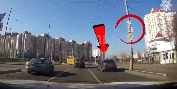 Влаштував небезпечні маневри перед автомобілем поліції: у Києві покарали порушника, відео