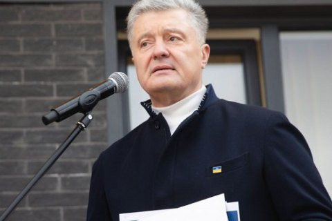 Порошенко проиграл суд против Корниенко и пограничников: отклонены требования о компенсации за ограничение выезда за границу