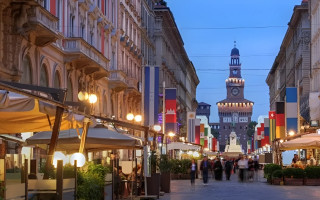 Борьба с ночной жизнью: в Милане хотят запретить продажу уличной еды после полуночи